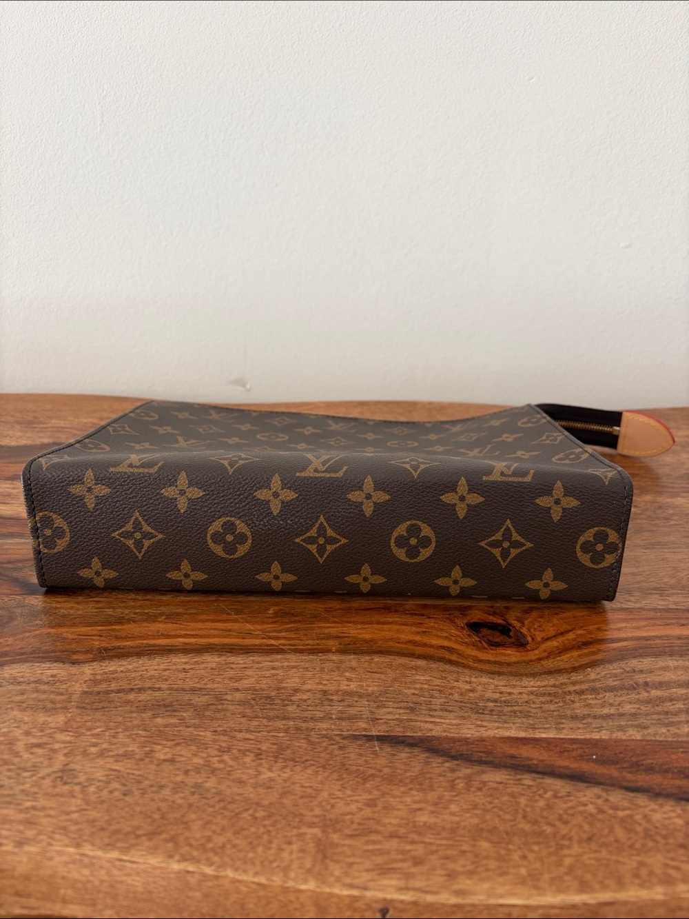 Louis Vuitton Poche Toilette GM Pouch - Picture 5 of 8